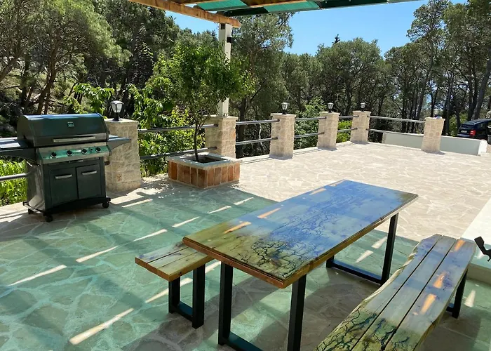 Vakantiehuis Nugal 2+2 *