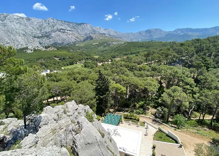 Vakantiehuis Nugal 2+2 *