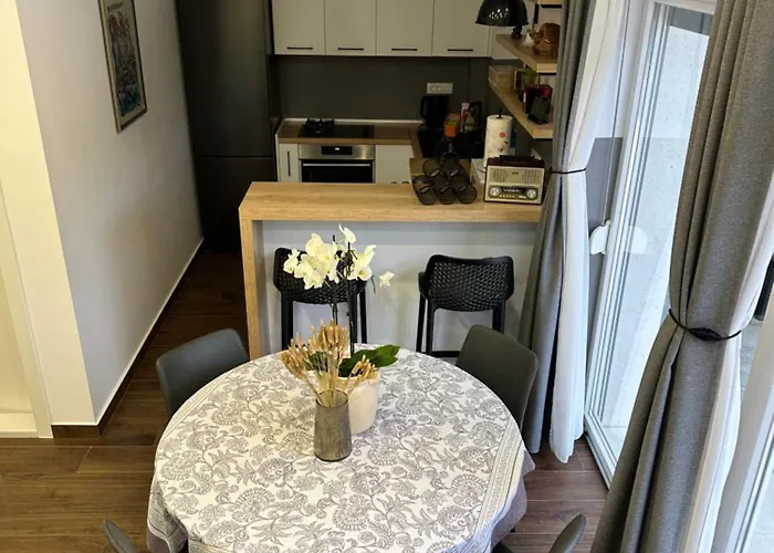 Vakantiehuis Nugal 2+2 *